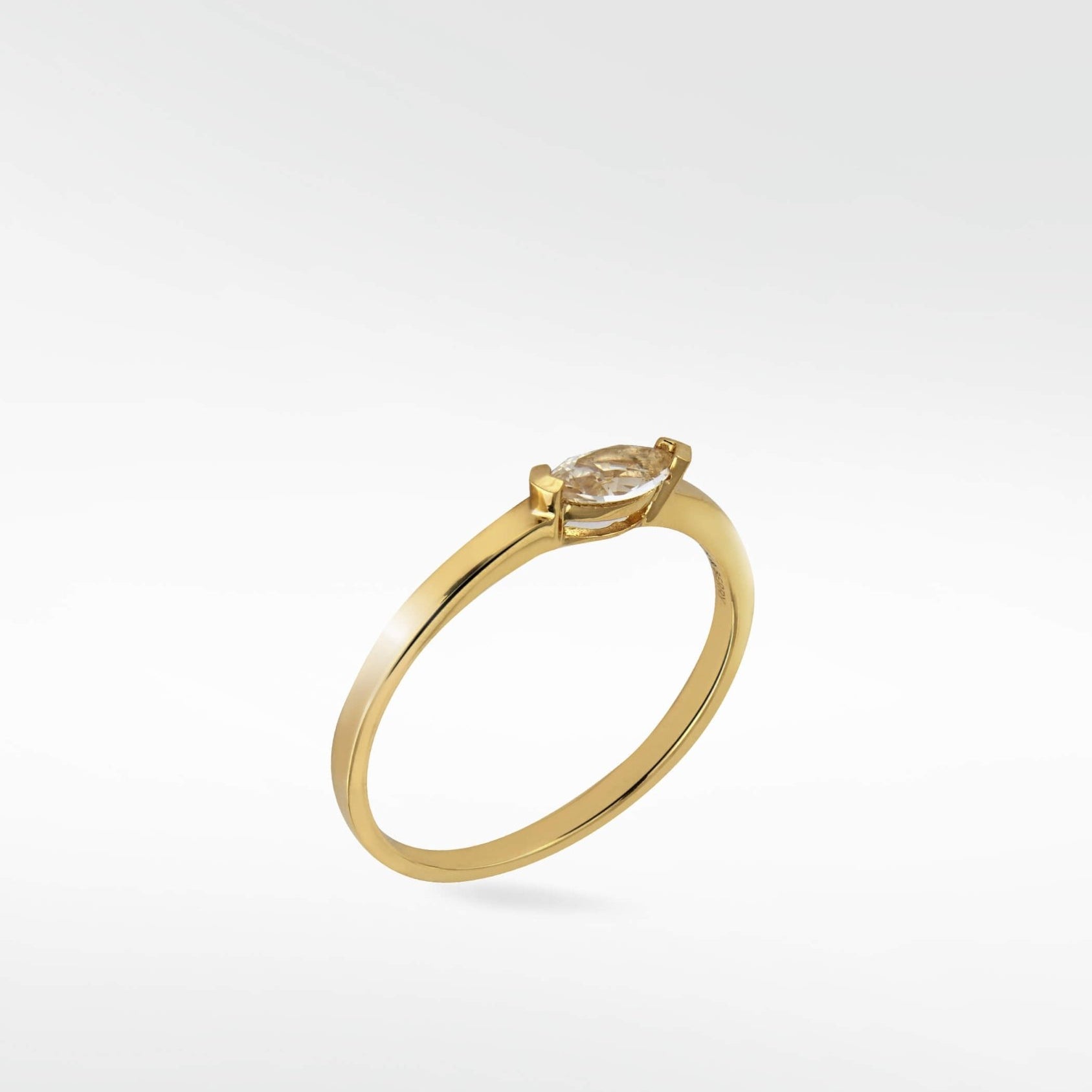 Veto Sapphire Solitaire Ring in 14K Gold - Lark and Berry